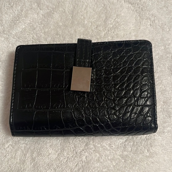 None Handbags - NWOT Black wallet. Faux leather alligator embossed. See pictures of this beauty!
